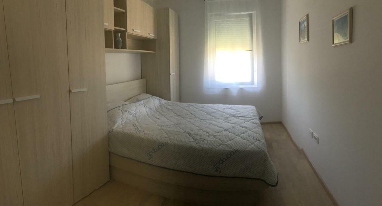 Holly Apartman Umag Bagian luar foto