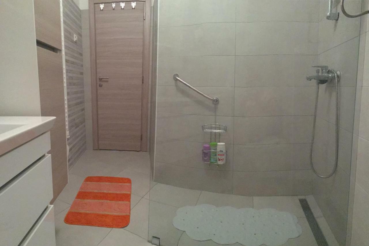 Holly Apartman Umag Bagian luar foto