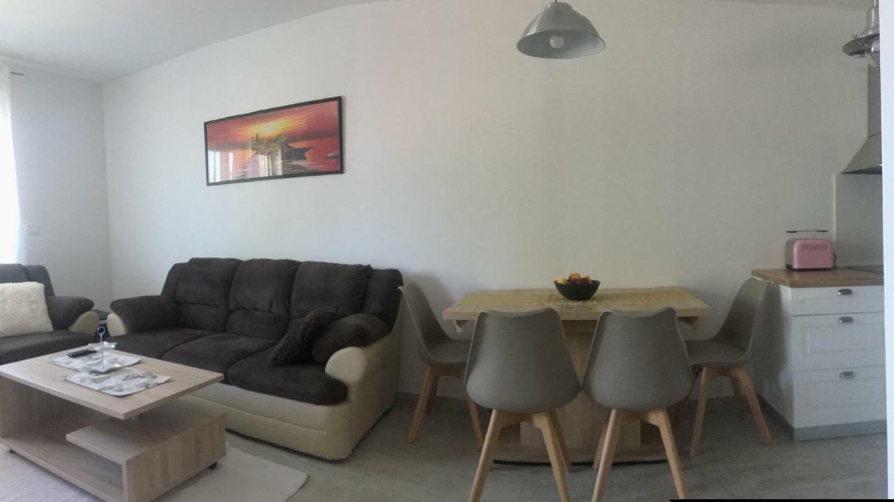 Holly Apartman Apartment Umag Bagian luar foto